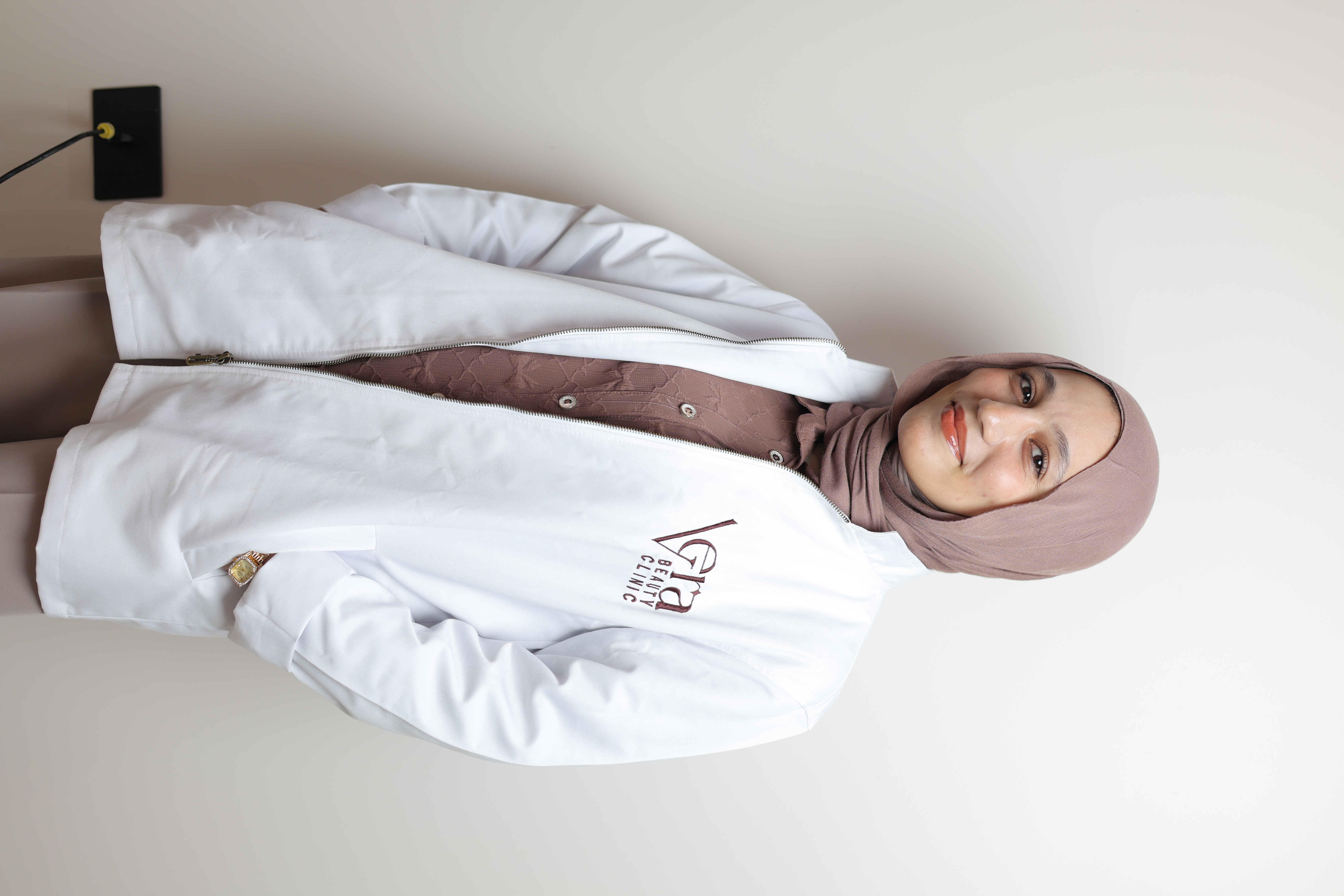 د. منار حمدي